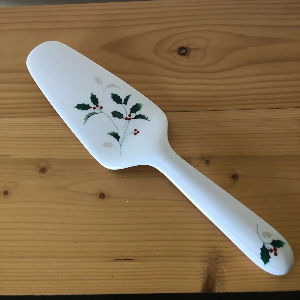 Vintage Mikasa Holiday Splendor Ceramic Pie Server Christmas Holly Berries